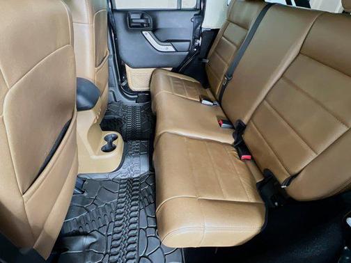 2011 Jeep Wrangler Unlimited Sahara