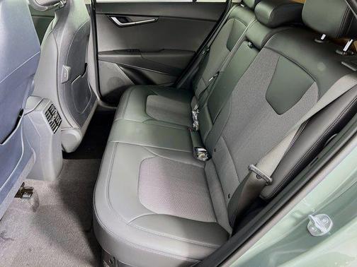 2025 Kia Niro EX