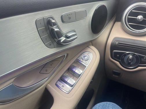 2022 Mercedes-Benz GLC 300 Base