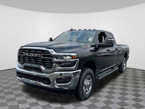 2026 RAM 2500 Tradesman Crew Cab 4x4 8' Box