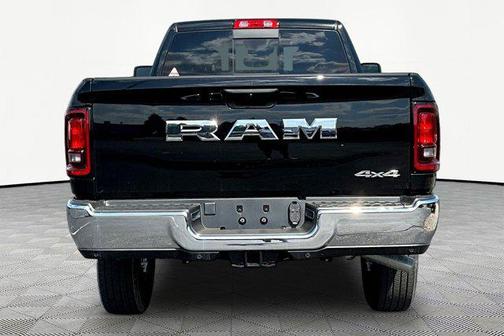 Diamond Black Crystal Pearlcoat 2026 RAM 2500 Tradesman Crew Cab 4x4 8' Box