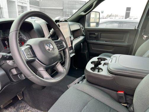 2026 RAM 2500 Tradesman Crew Cab 4x4 8' Box