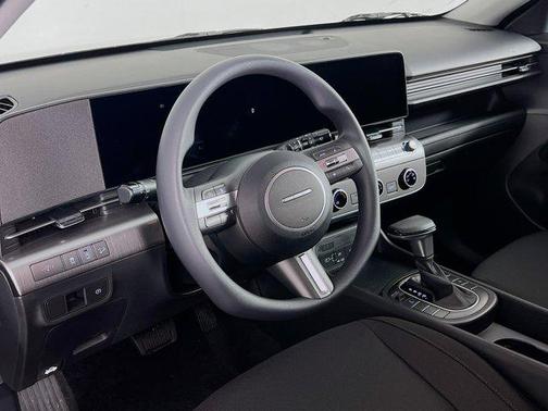 2025 Hyundai KONA SE