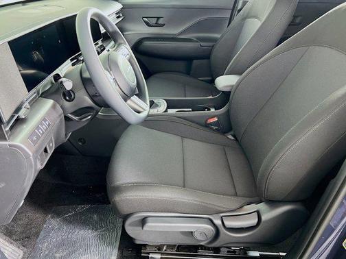 2025 Hyundai KONA SE
