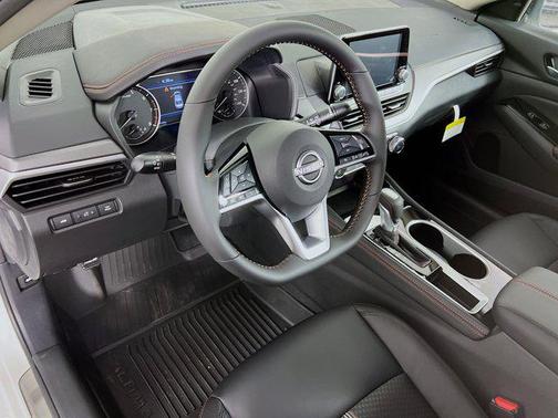 2025 Nissan Altima SR FWD