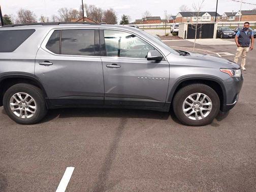 2021 Chevrolet Traverse LT Cloth