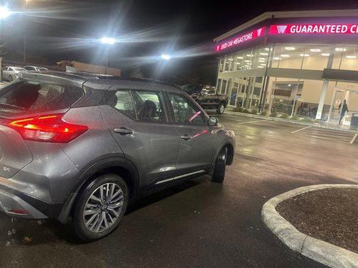 2023 Nissan Kicks SR