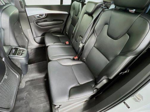 2018 Volvo XC90 T5 Momentum