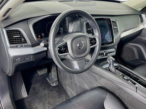2018 Volvo XC90 T5 Momentum