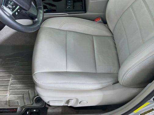 2017 Toyota Camry Hybrid LE