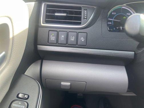 2017 Toyota Camry Hybrid LE