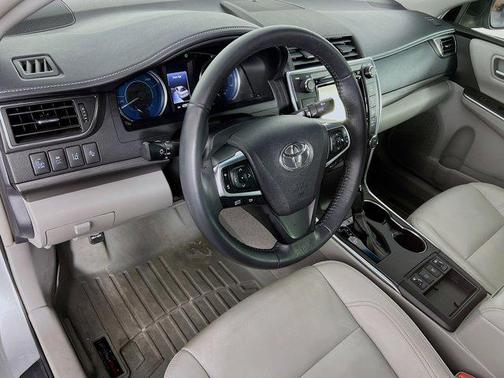 2017 Toyota Camry Hybrid LE