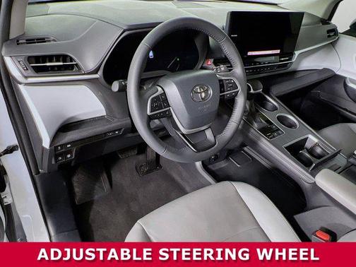 2025 Toyota Sienna XLE 8 Passenger
