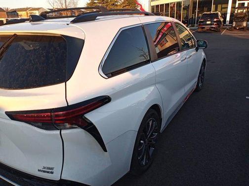 2021 Toyota Sienna XSE 7 Passenger