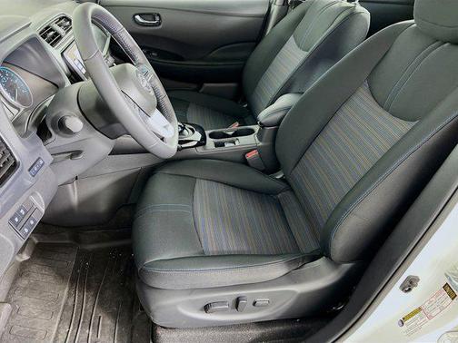 2025 Nissan Leaf SV PLUS