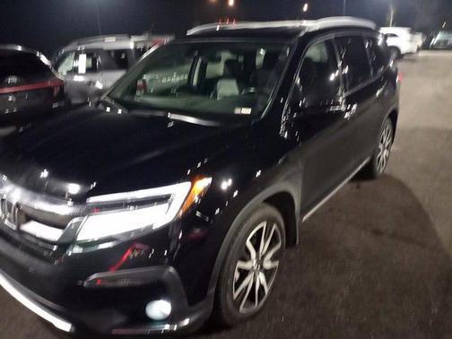 2022 Honda Pilot Touring 8-Passenger