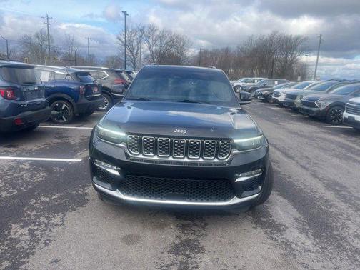 2023 Jeep Grand Cherokee Summit