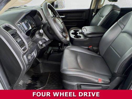 2019 RAM 2500 Tradesman Crew Cab 4x4 6'4' Box