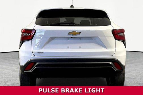 Summit White 2025 Chevrolet Trax LS