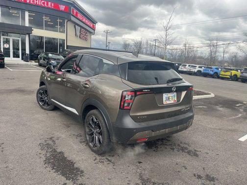 2025 Nissan Kicks SR