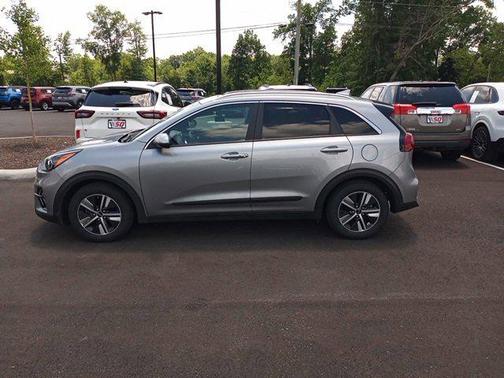 2022 Kia Niro LXS