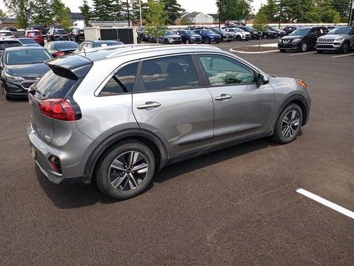 2022 Kia Niro LXS