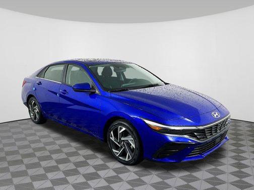 2025 Hyundai ELANTRA SEL