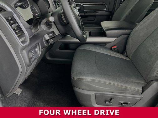 2022 RAM 3500 Big Horn Crew Cab 4x4 8' Box