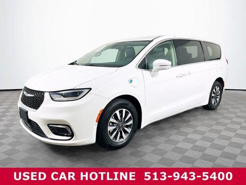 2022 Chrysler Pacifica Hybrid Touring L