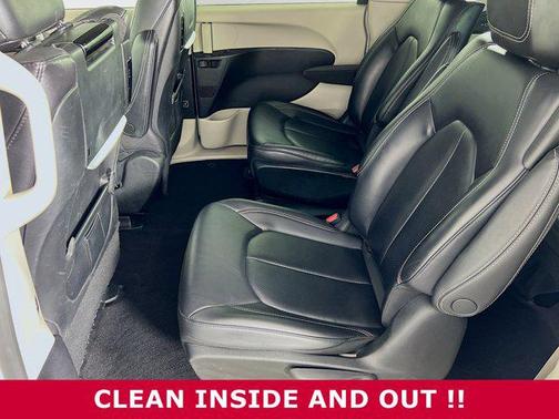 2022 Chrysler Pacifica Hybrid Touring L