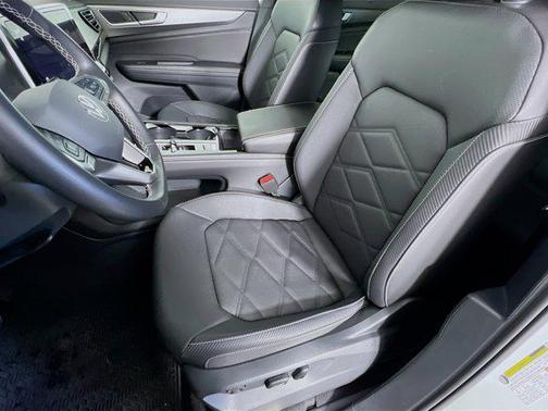 2024 Volkswagen Atlas Cross Sport 2.0T SE w/Technology 4MOTION