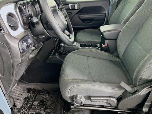 2025 Jeep Gladiator Nighthawk