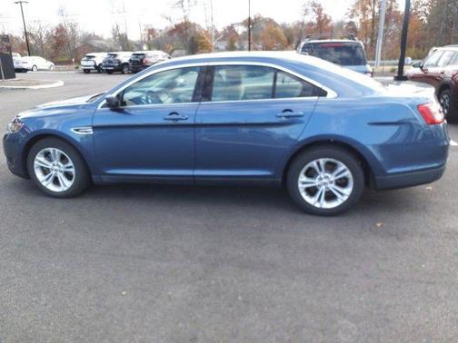 2018 Ford Taurus SE