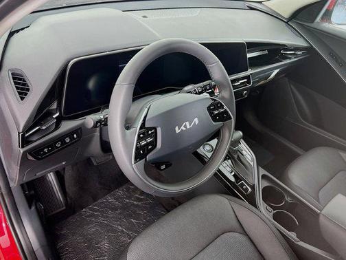 2025 Kia Niro SX