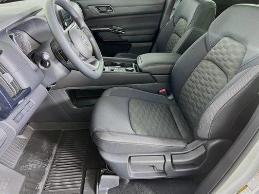 2025 Nissan Pathfinder S 4WD