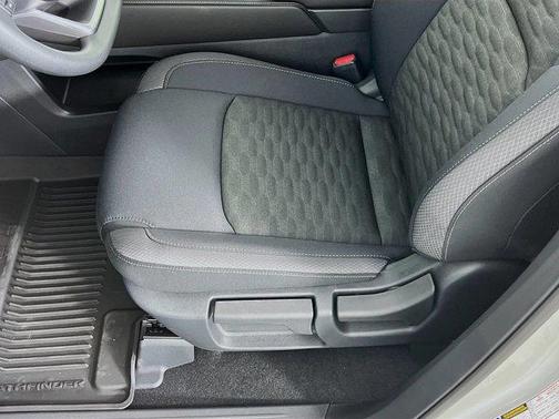 2025 Nissan Pathfinder S 4WD