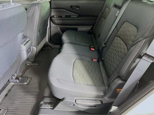 2025 Nissan Pathfinder S 4WD