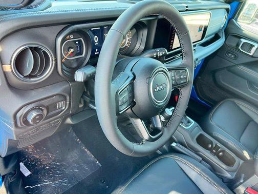 2025 Jeep Gladiator High Tide