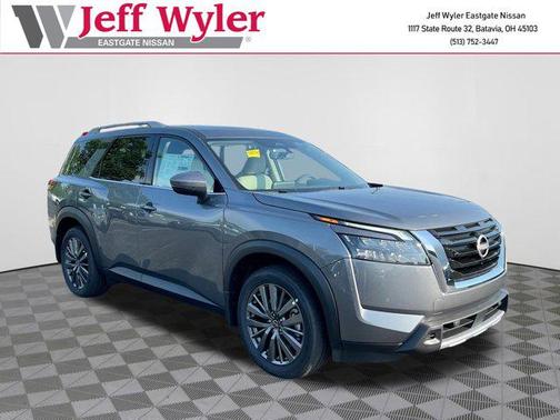 2025 Nissan Pathfinder SL 4WD
