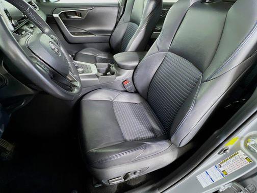 2019 Toyota RAV4 Hybrid SE