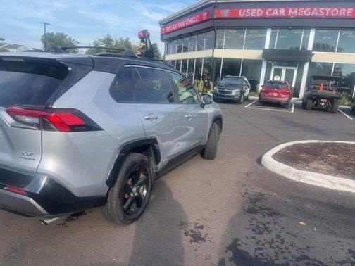 2019 Toyota RAV4 Hybrid SE