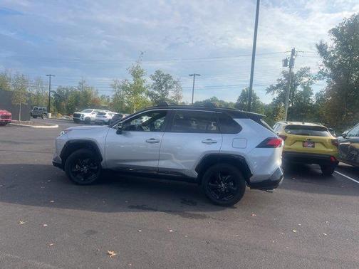2019 Toyota RAV4 Hybrid SE