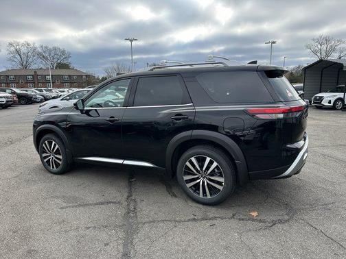 2025 Nissan Pathfinder Platinum 4WD