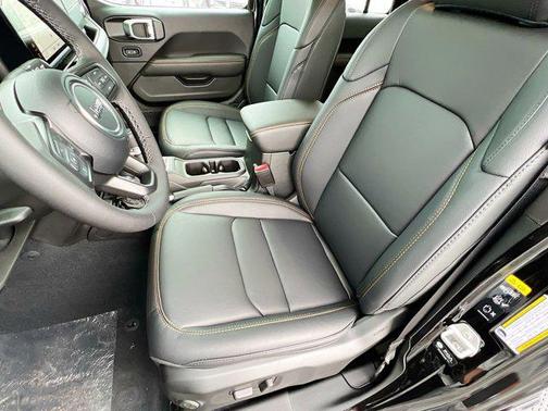 2025 Jeep Gladiator High Tide