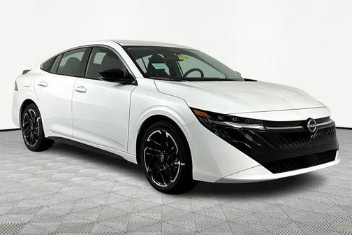 Aspen White Tricoat 2026 Nissan Sentra SR