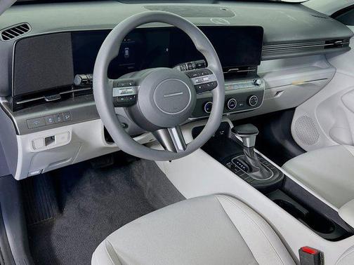 2024 Hyundai KONA SE