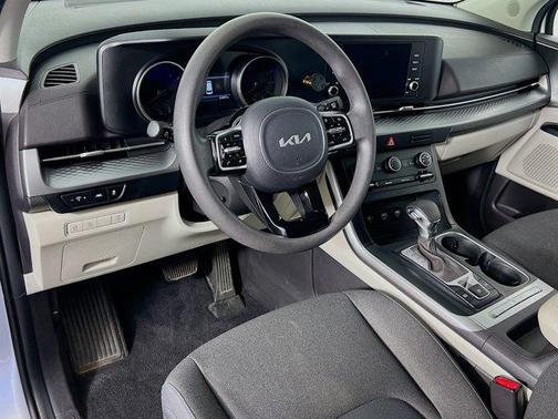 2023 Kia Carnival LX
