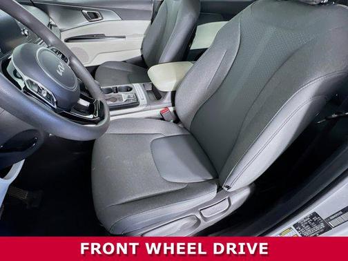 2023 Kia Carnival LX