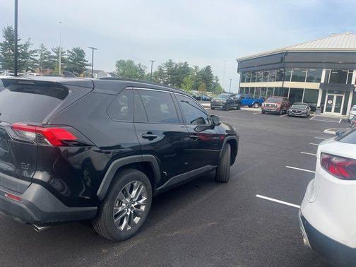 2022 Toyota RAV4 XLE Premium