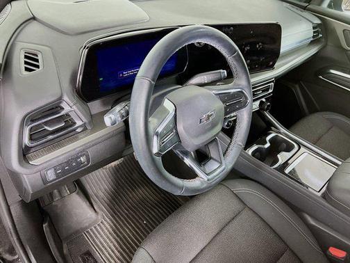 2024 Chevrolet Traverse LS